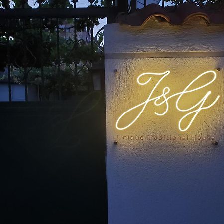 Unique Traditional House, Hosted By J&G Tirana Exterior foto