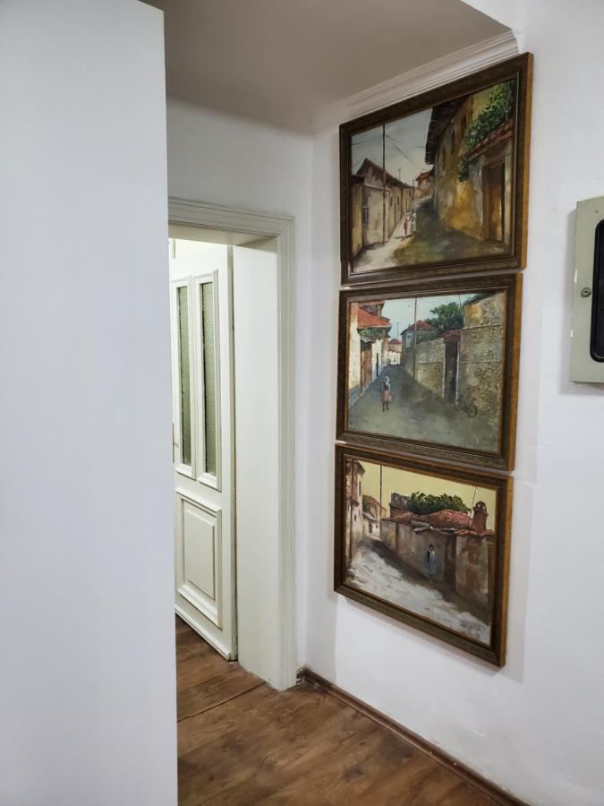Unique Traditional House, Hosted By J&G Tirana Exterior foto