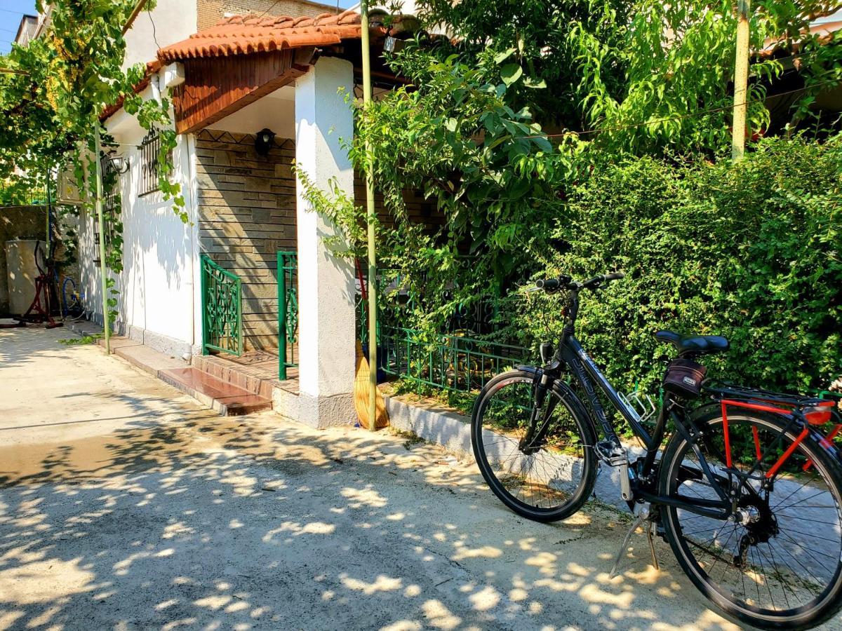 Unique Traditional House, Hosted By J&G Tirana Exterior foto